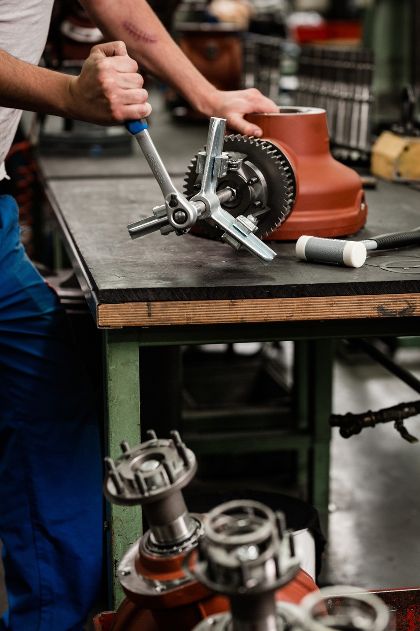 1993 U-20 Carraca reversible 1/2", mango 2K 270 mm