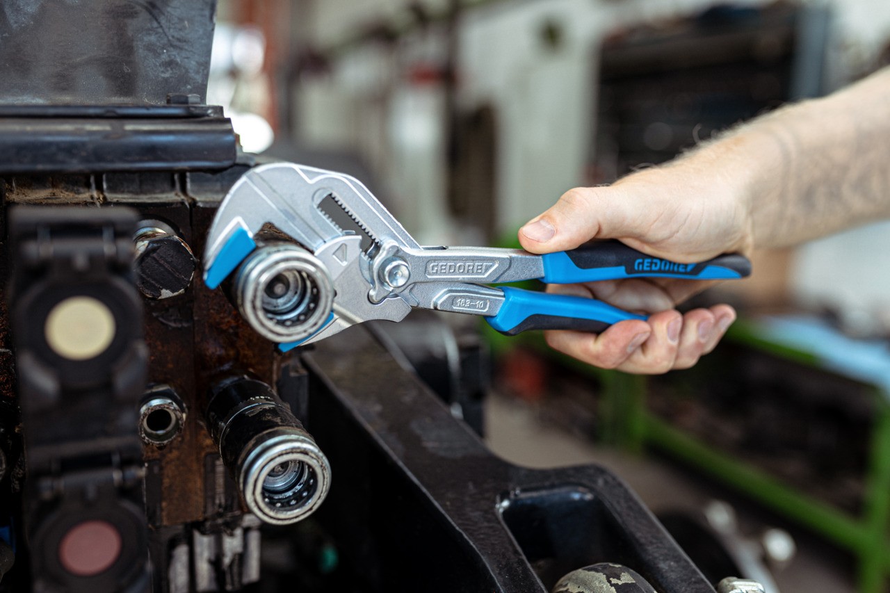 SB 183 10 JC S-002 Juego de llaves de alicates 10" JC con mango 2K y 4 mordazas de protección