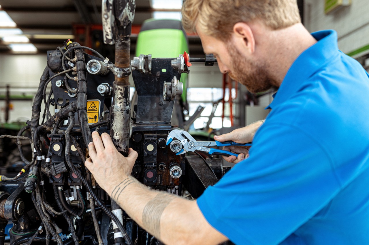 SB 183 10 JC S-002 Juego de llaves de alicates 10" JC con mango 2K y 4 mordazas de protección