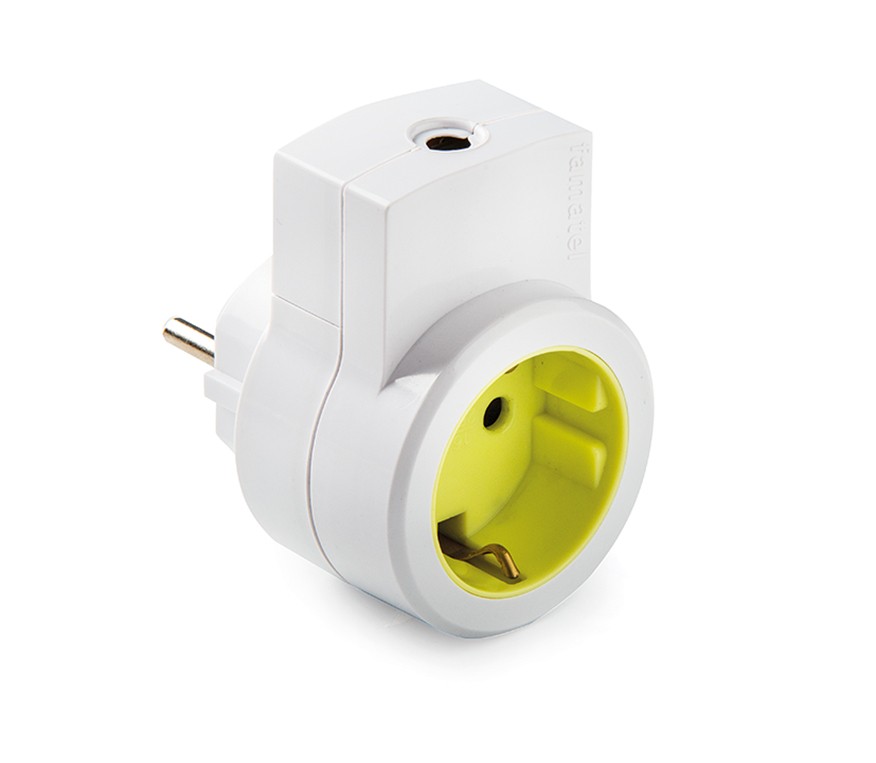 1310 | Adaptador 16A con toma de tierra y salida para cable