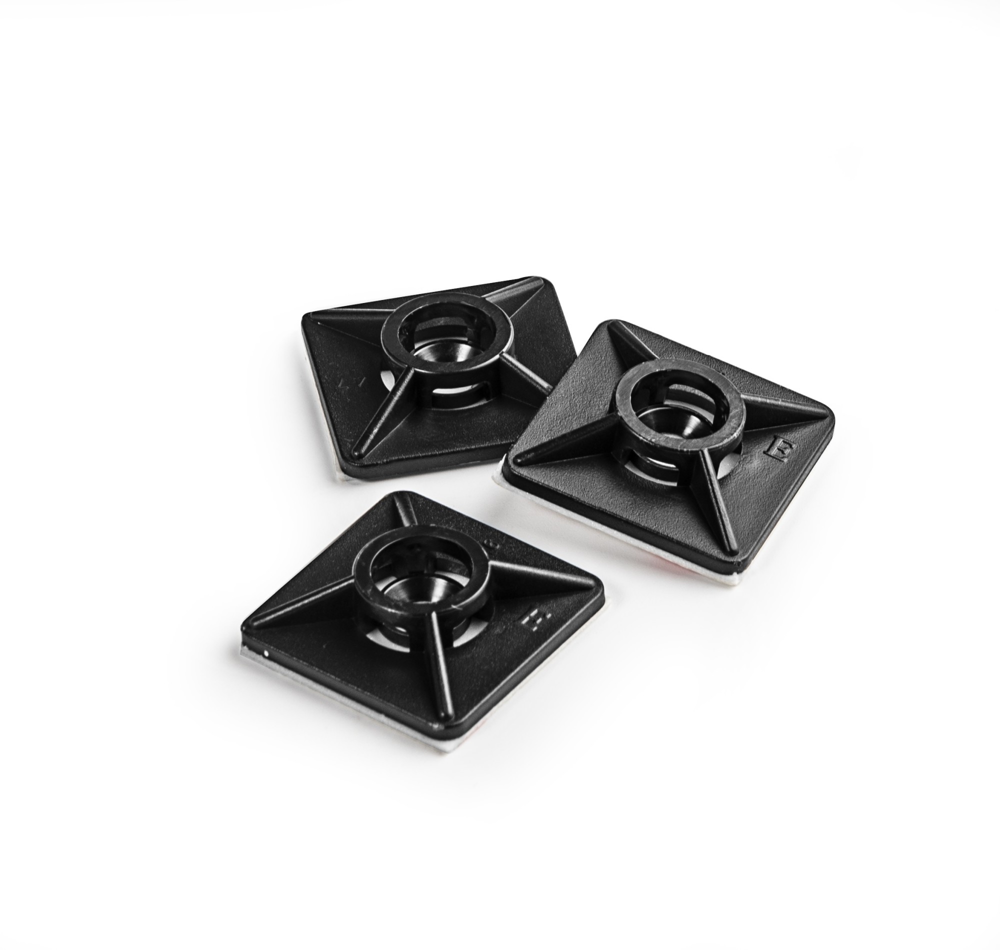 18252 | Base adhesiva negra brida 25u.