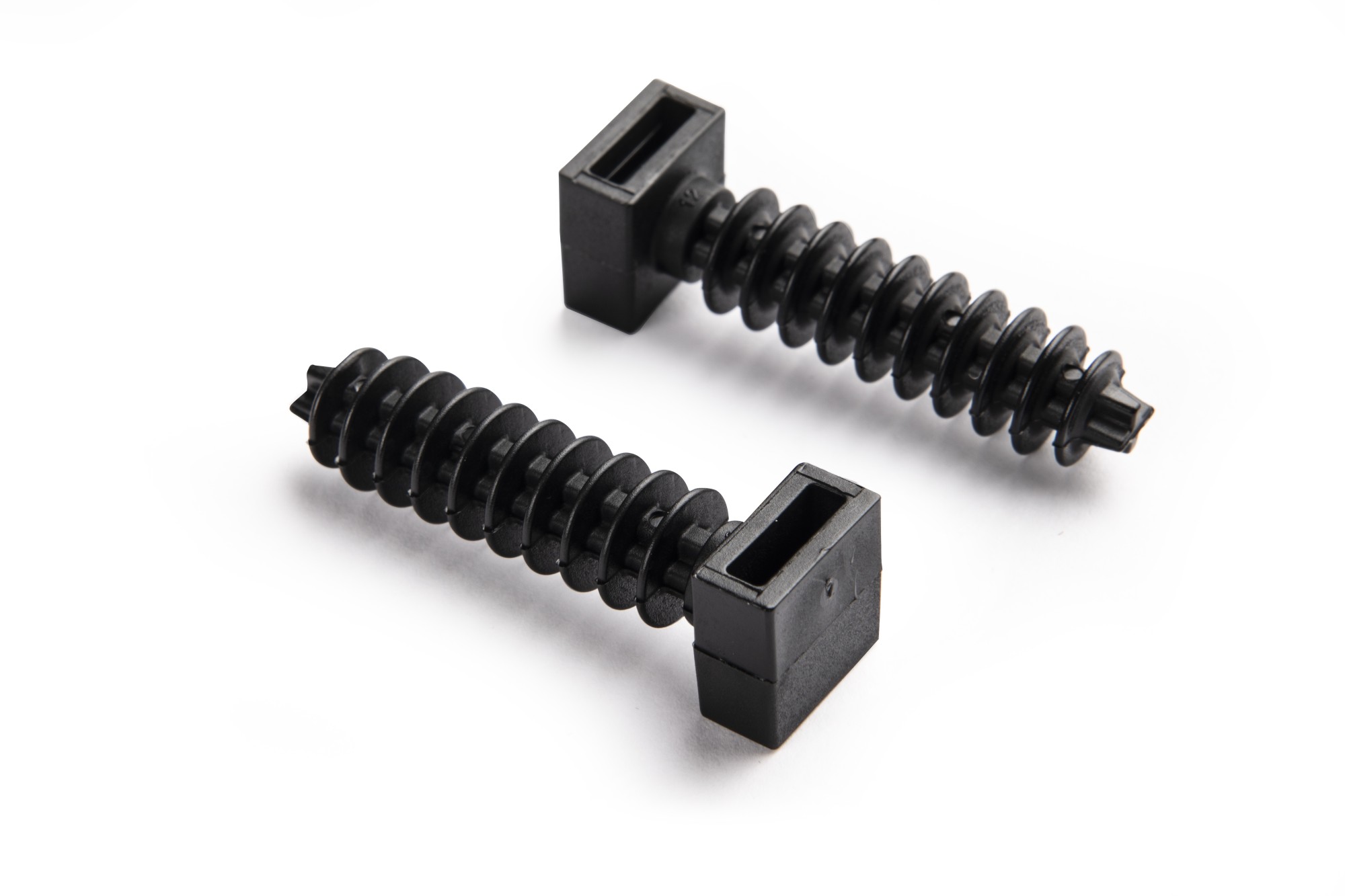 18282 | Taco presión negro brida 50 Uds.