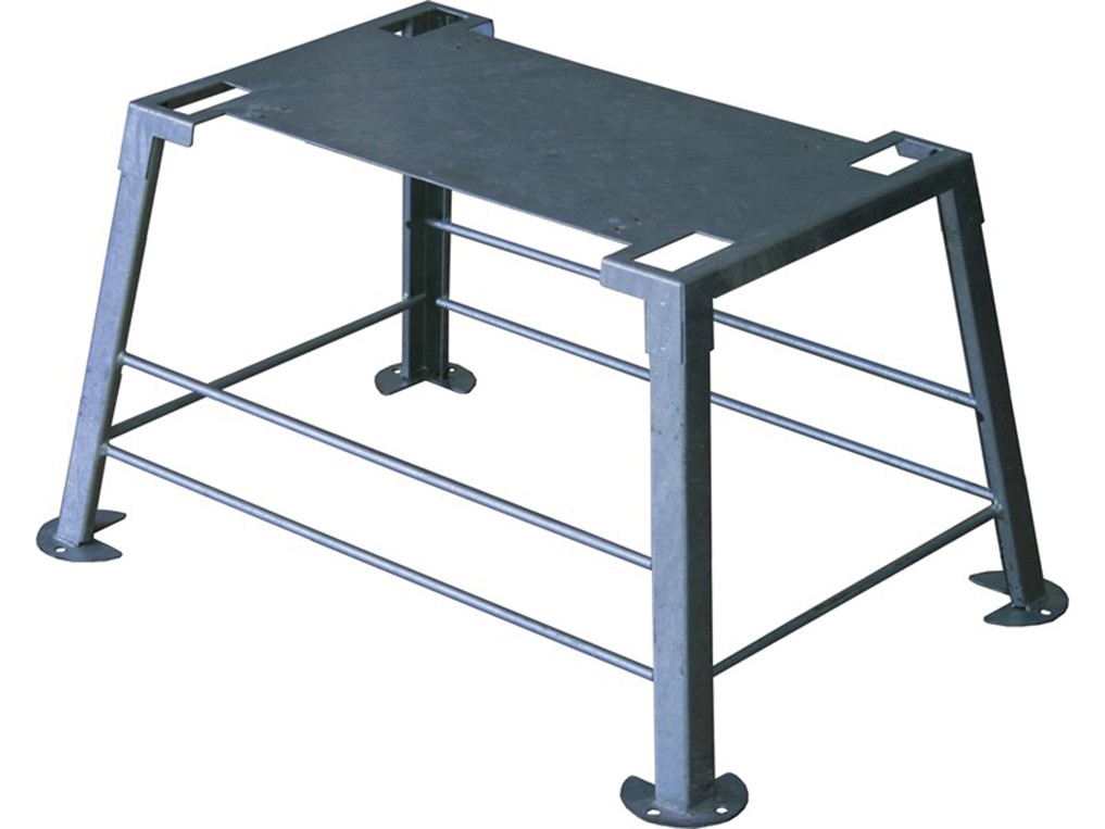 1832 | Taburete apilable galvanizado para 39105/39106