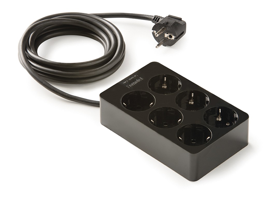 2516-N | Base 6 tomas 16A con toma de tierra cuadrada con 1,5m de cable