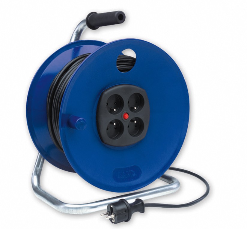 30009-F | Enrollacable 4 tomas francesas con toma de tierra y 25m de cable