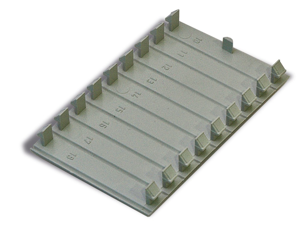 3400-B | Tapa ciega 4,5 módulos