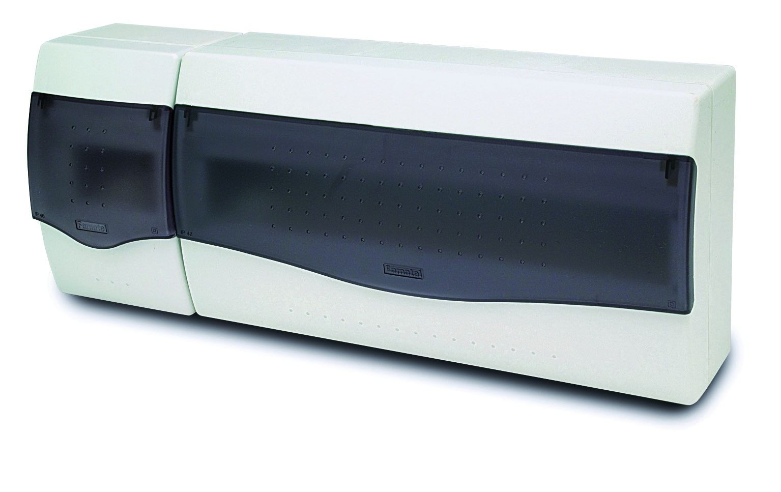 3668 | Armario de superficie 4(ICP32) + 17 módulos IP40