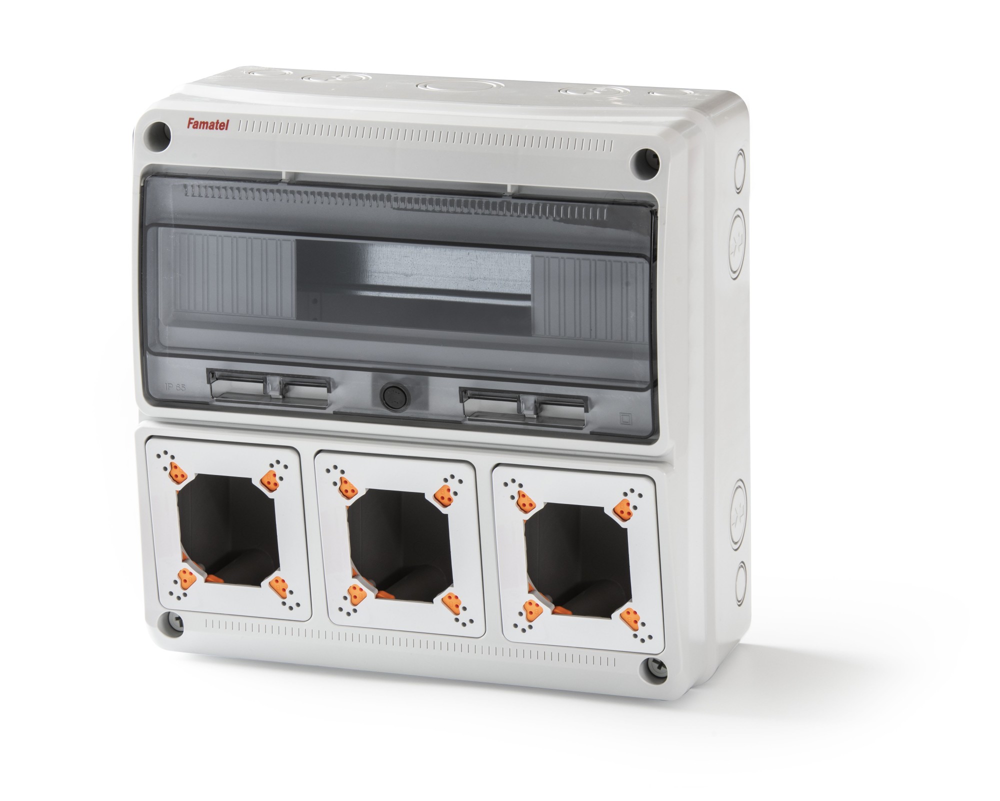 3975 | Envolvente pretroquelada 16 módulos para 3 mecanismos IP65