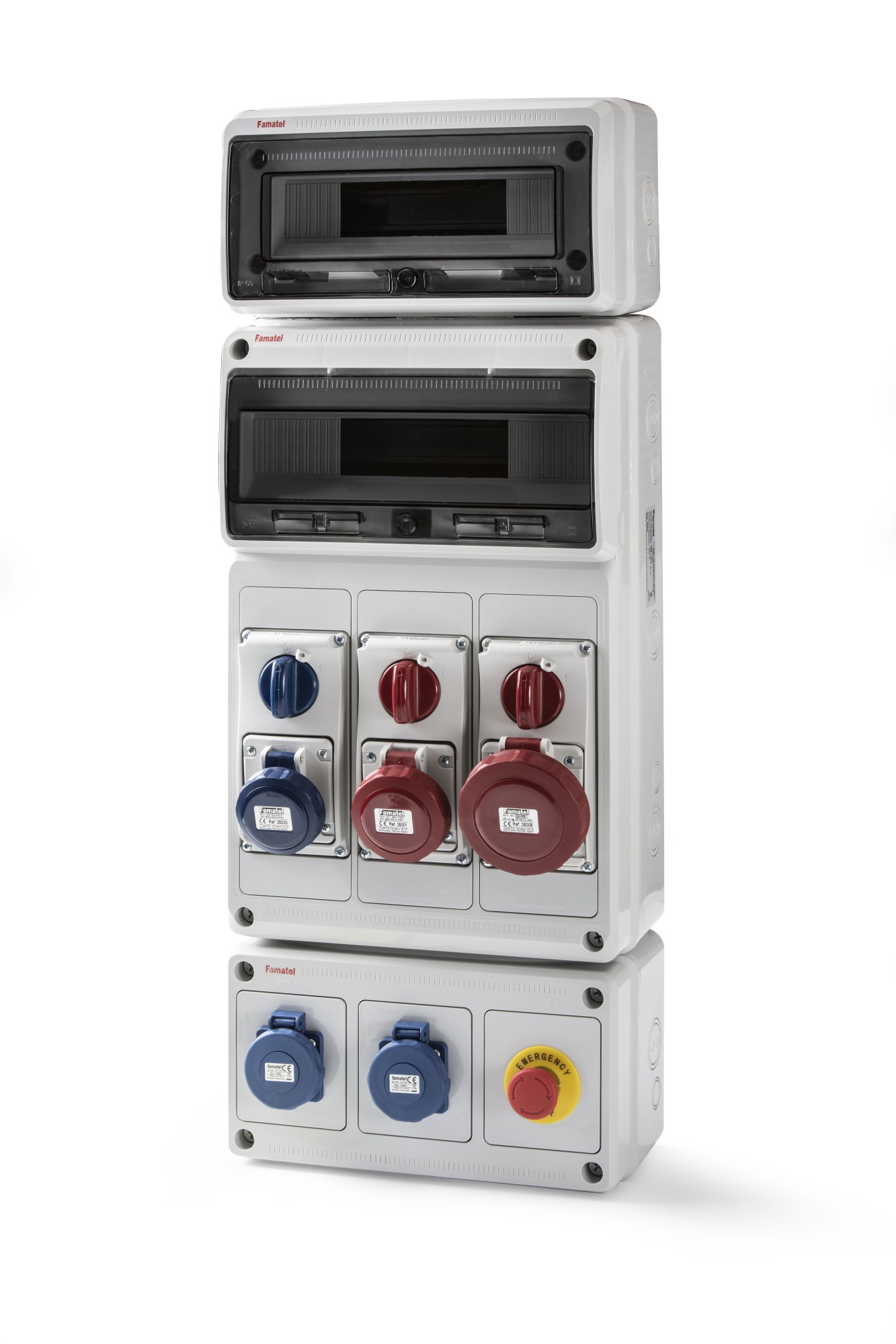 6054 | Envolvente cableada 32 módulos con 1 toma interblocante vertical 2P+T 16A + 1 toma interblocante vertical 3P+T 16A + 1 toma interblocante vertical 3P+N+T 32A + 2 tomas schuko IP65