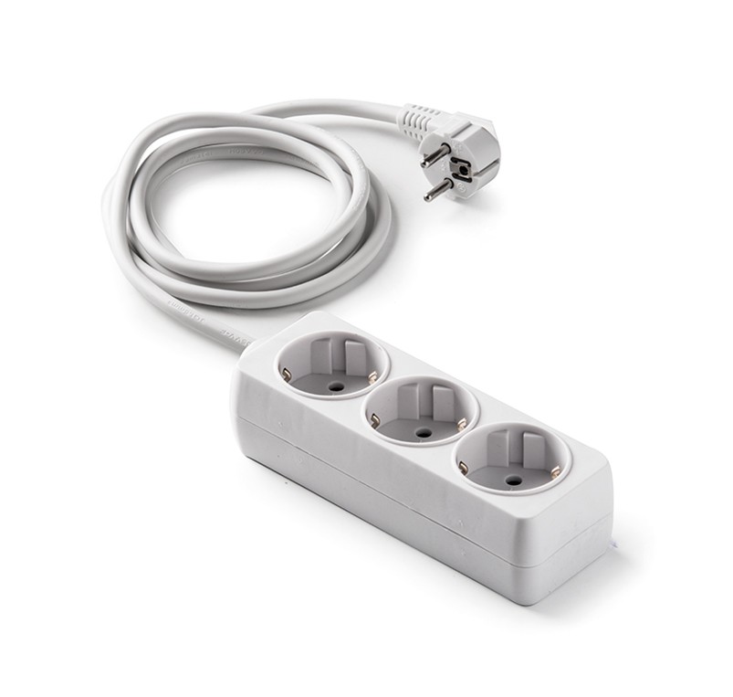 9/503 | Base 3 tomas 16A con toma de tierra y 1.5m de cable