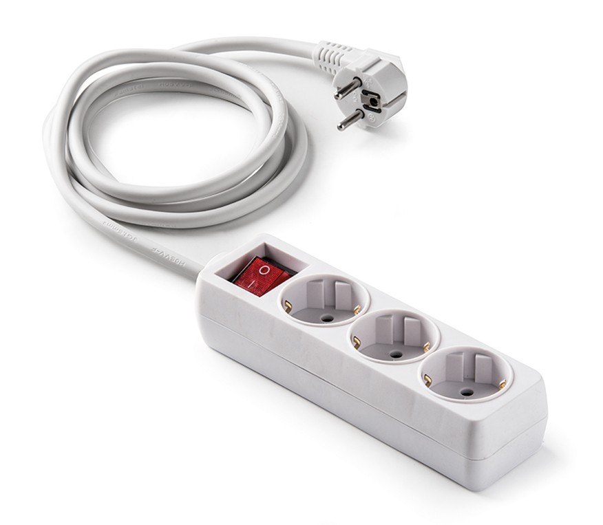 9/803 | Base 3 tomas 16A con toma de tierra e interruptor y 3m de cable