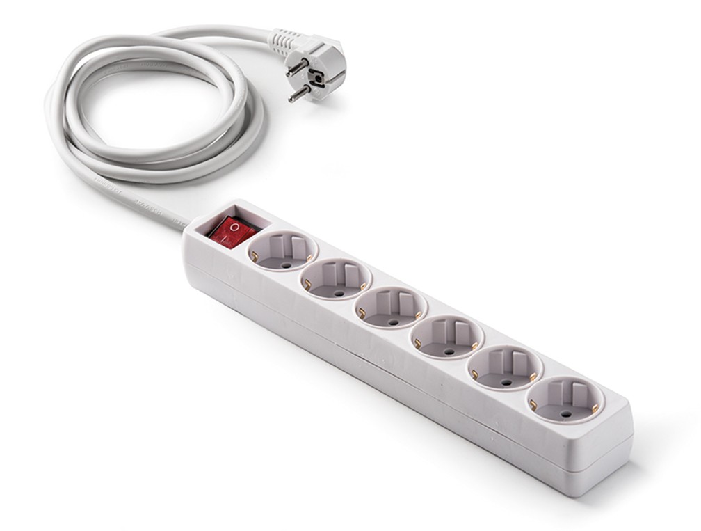 9/806 | Base 6 tomas 16A con toma de tierra e interruptor y 3m de cable