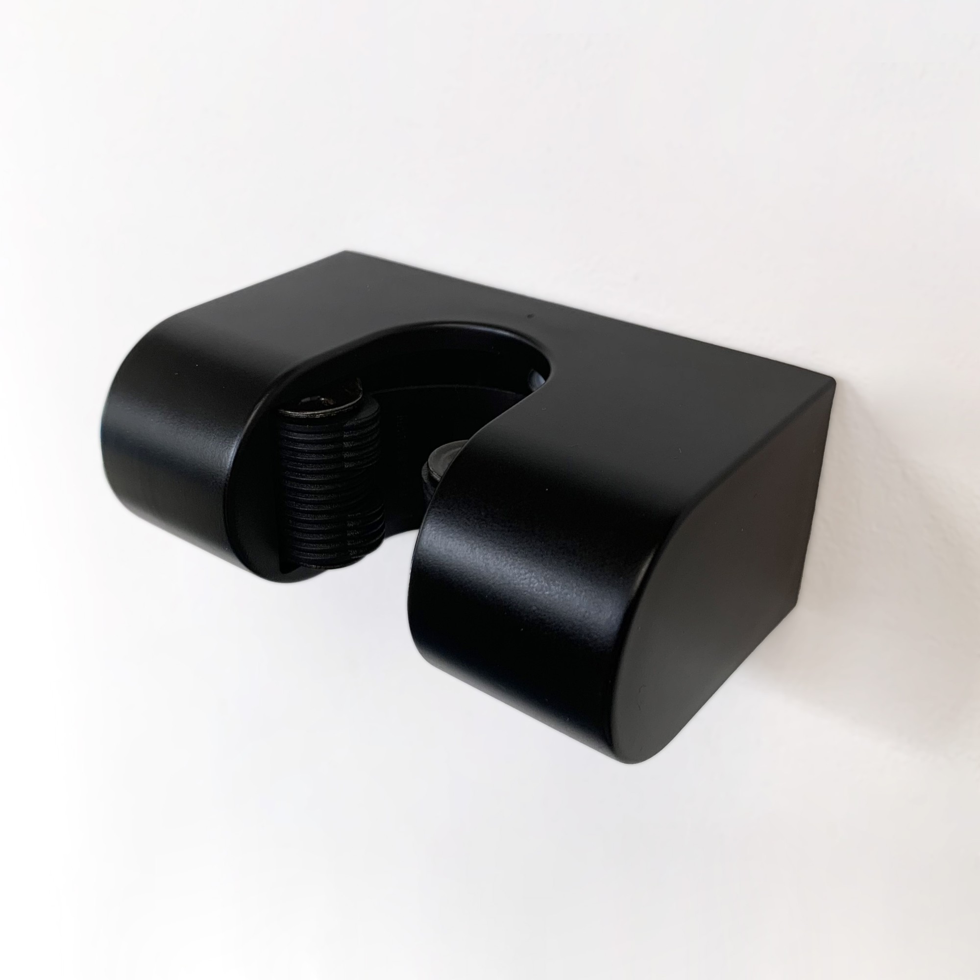 Colgador escobas carenado / negro mate