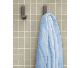 Colgador adhesivo \"J\" / cromo mate