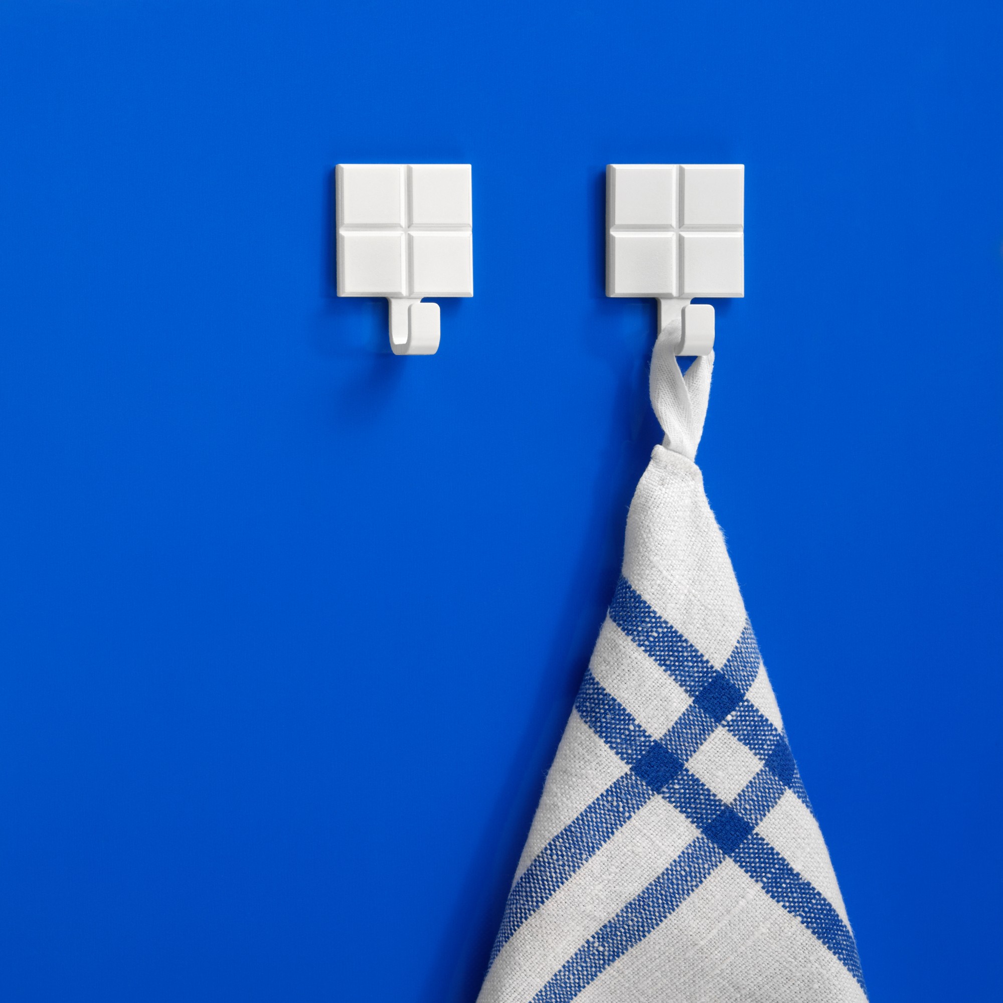 Colgador adhesivo baldosa rayada / blanco