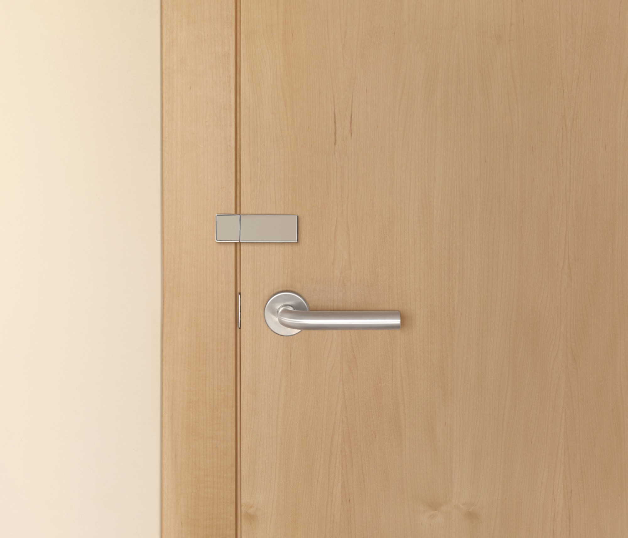 Pestillo para puerta con tornillos / plata