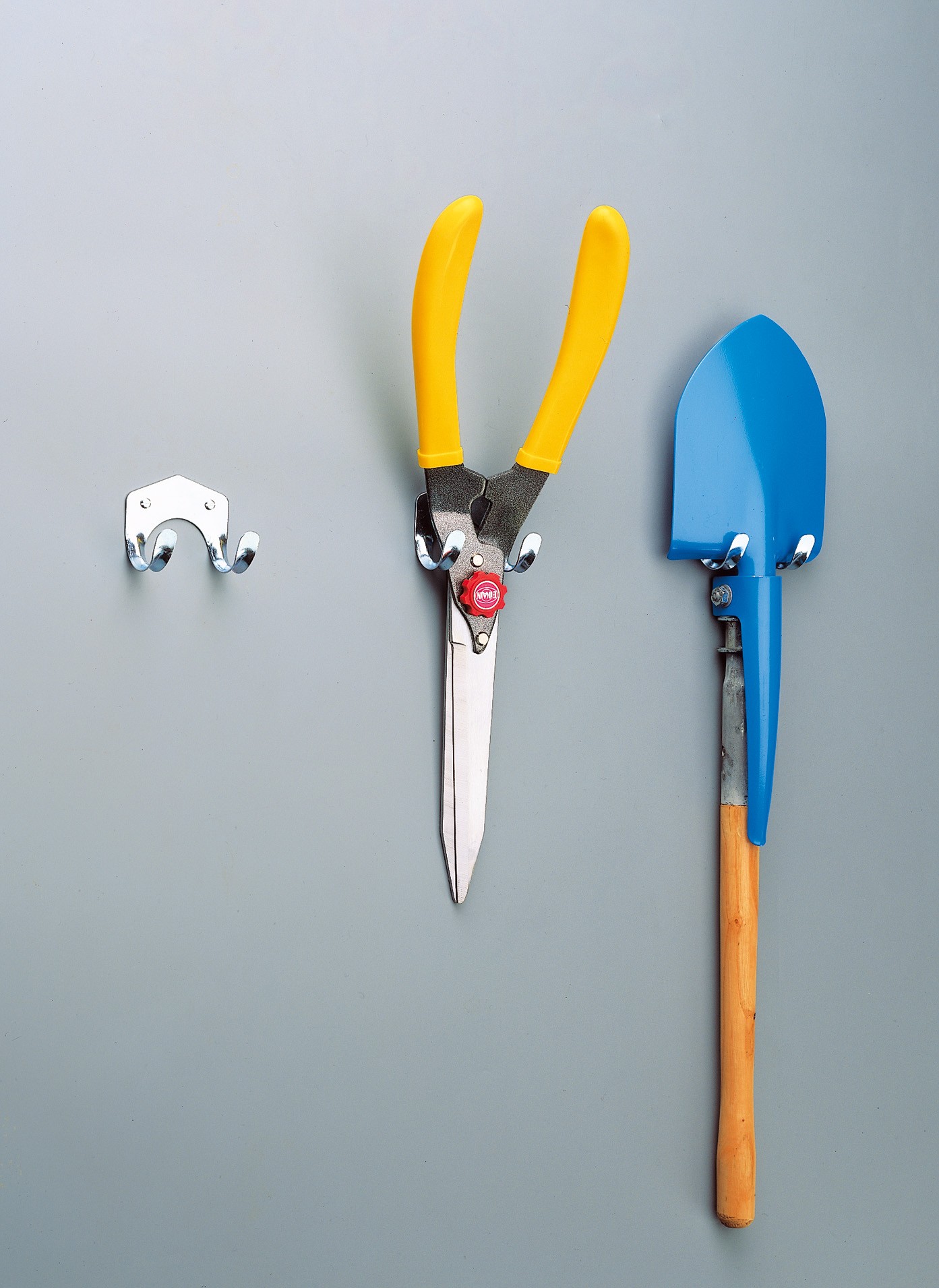 Colgador herramientas con tornillos / zincado