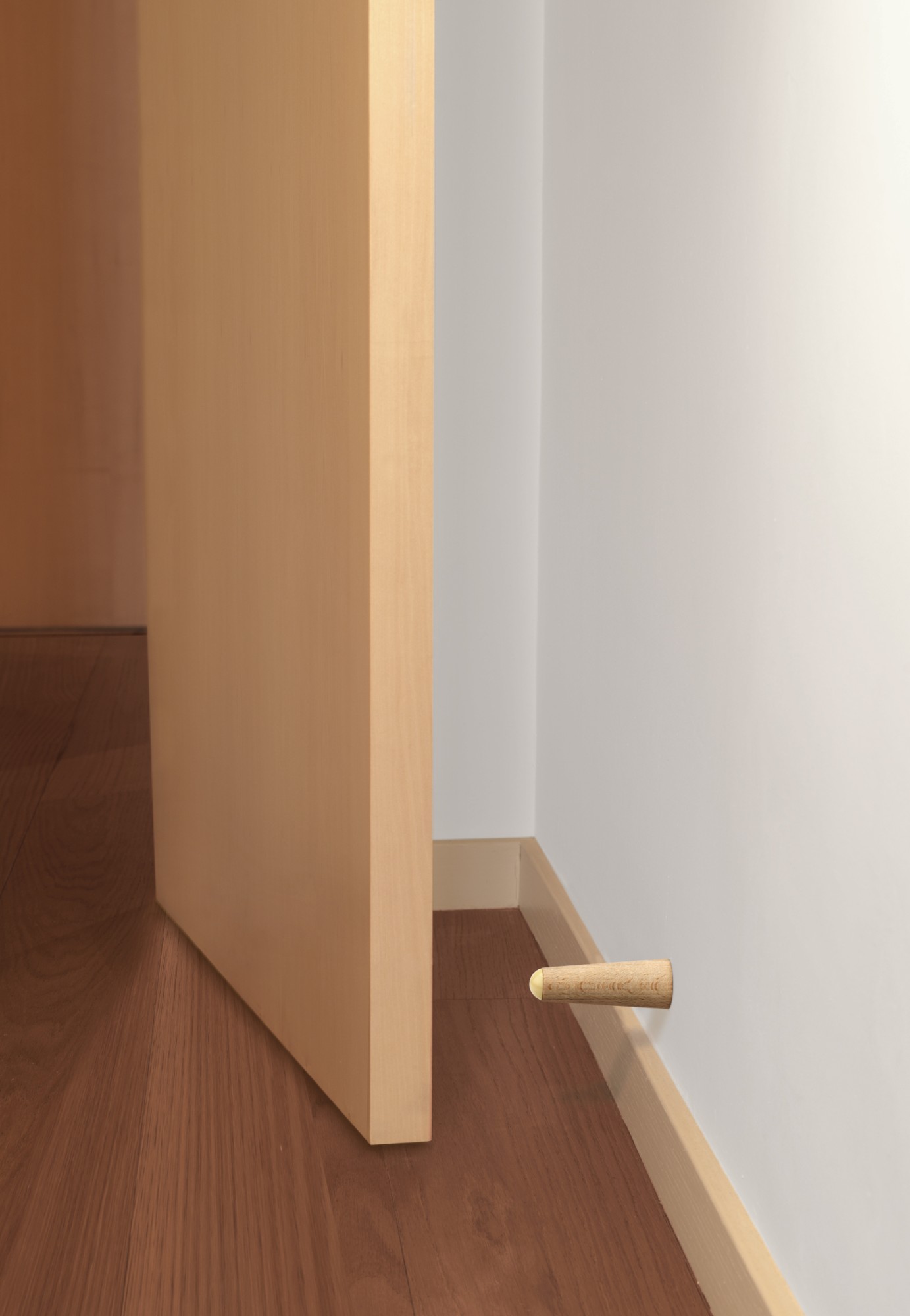 Tope de pared en haya / sapelly