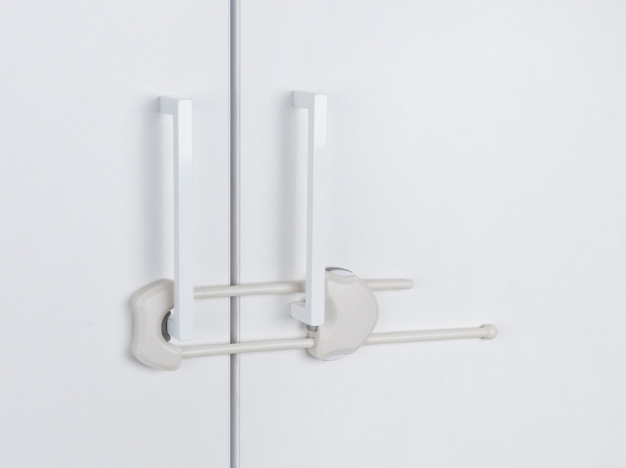 Cierre de seguridad para armarios / blanco