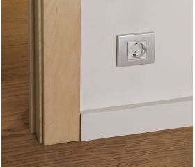 Protector giratorio adhesivo para enchufe / blanco