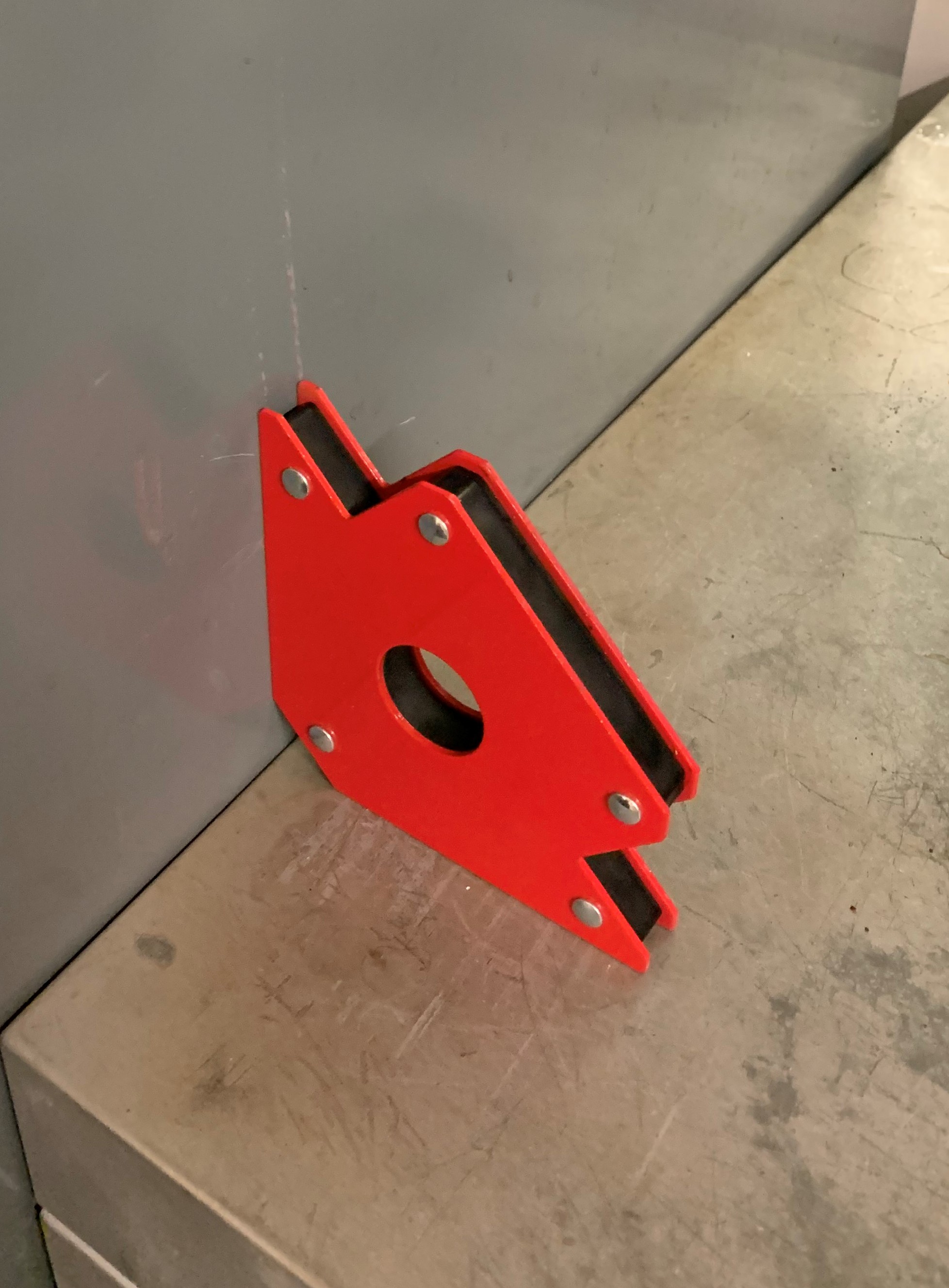 Escuadra magnética 100 mm - ref.7904