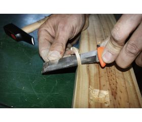 Cuchillo formón para uso intensivo con mango de goma | 2448