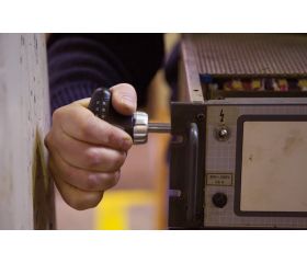 Destornilladores a carraca con mango en T Stubby y portapuntas de 1/4