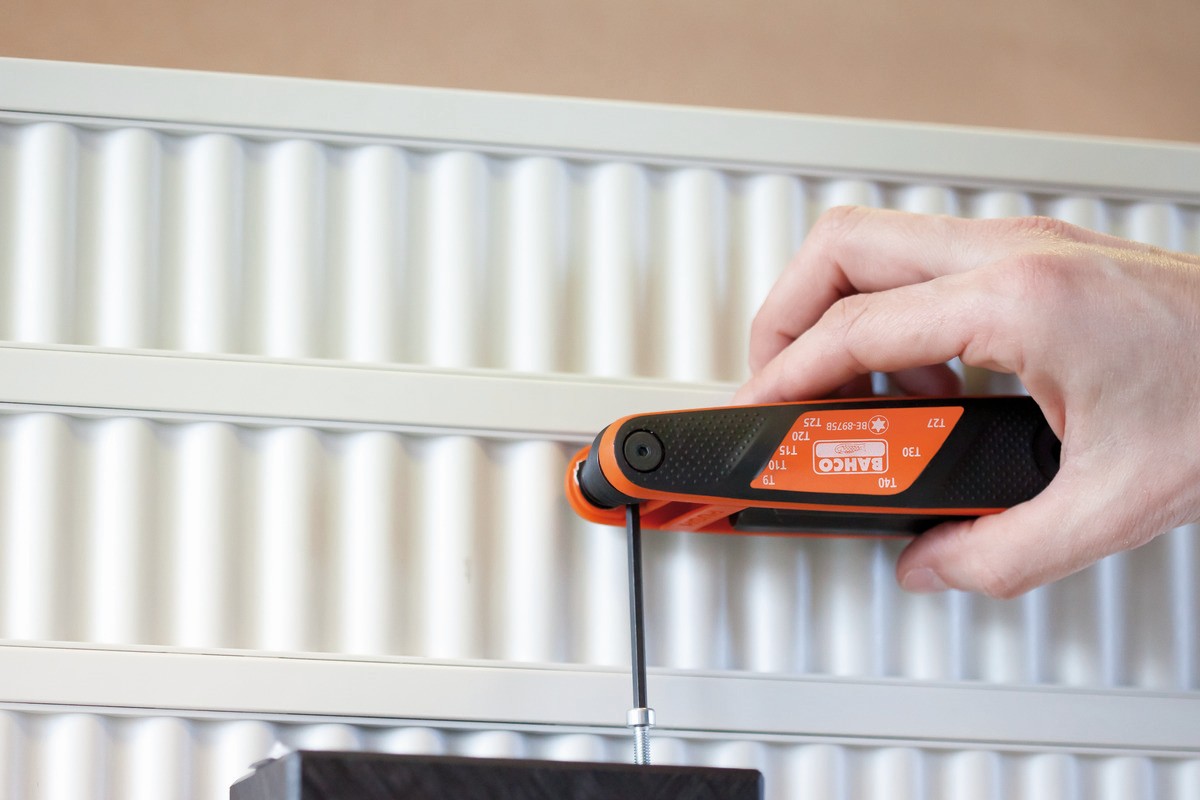 Juego de llaves hexagonales tipo allen en navaja métricas con acabado fosfatado y mango bi-componente - siete unidades | BE-9777B