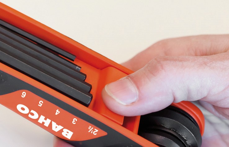 Juego de llaves hexagonales tipo allen en navaja métricas con acabado fosfatado y mango bi-componente - siete unidades | BE-9777B