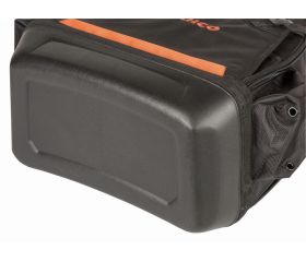 Mochila con parte inferior de plástico duro antideslizante. | 4750FB8