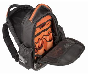 Mochila con parte inferior de plástico duro antideslizante. | 4750FB8