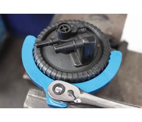 Llave para cubierta del filtro de combustible | BE6OF108