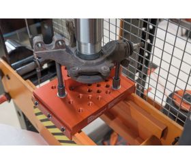 Soportes universales para prensas (30 T) | BH7PS30