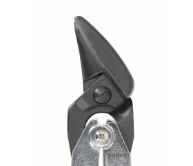 Tijeras para chapa de corte a derechas con mayor potencia gracias a la acción de palanca y mango codificado en color verde | MA361