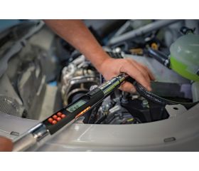 Llave dinamométrica electrónica de par y grados, con memoria/USB y cabeza de carraca fija. Cuerpo metálico | TAWM