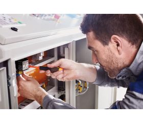 Destornilladores ranurados aislados VDE ERGO™ con mango de tres componentes, 0,4 mm-2 mm | BE-8010S - BE-8065S