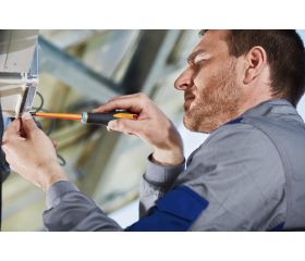 Destornilladores aislados VDE ERGO™, de punta Combi ranurada y Pozidriv con mango de tres componentes, 5-6 mm y PZ1-PZ2 | BE-8710S - BE-8720S