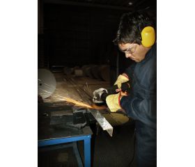 Amoladora de disco con agarre de goma y gatillo de seguridad | BP823