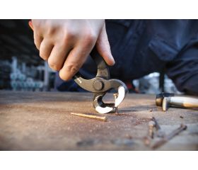 Tenazas de carpintero con mangos de PVC y acabado epoxi negro | 541D