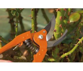 Tijeras de podar de una mano de corte deslizante con mangos de acero sellado presionado y cabezal de corte estrecho | P110