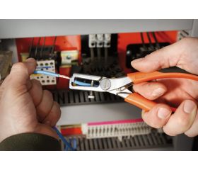 Alicates pelacables ERGO™ con mangos bi-componentes y acabado cromado | 2223GC