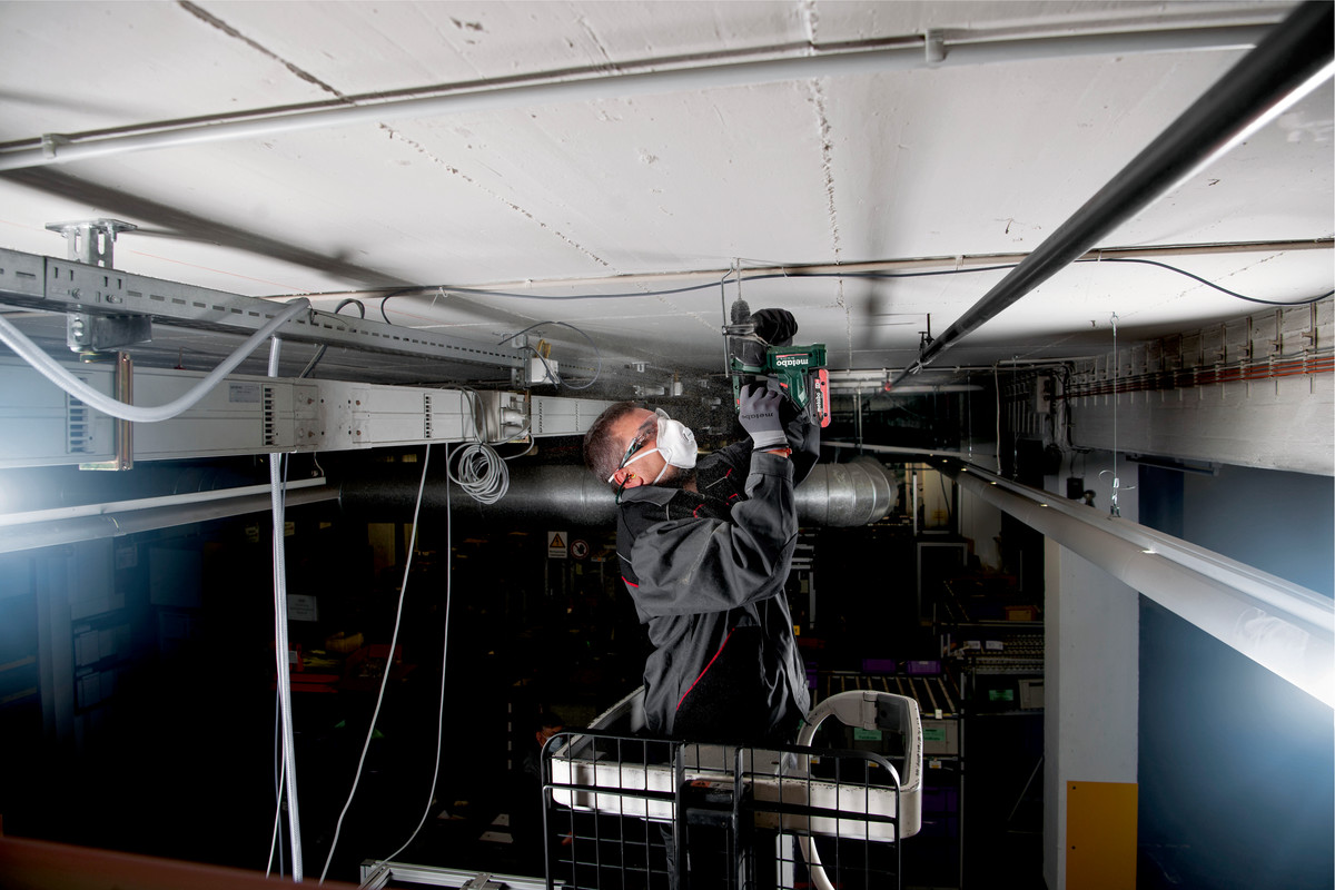 BH 18 LTX BL 16 Martillo de batería