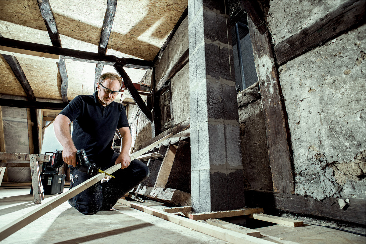 SSE 18 LTX Compact Sierra de sable de batería