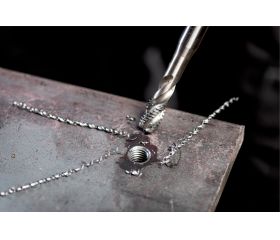 GB 18 LTX BL Q I Taladro/roscador de batería