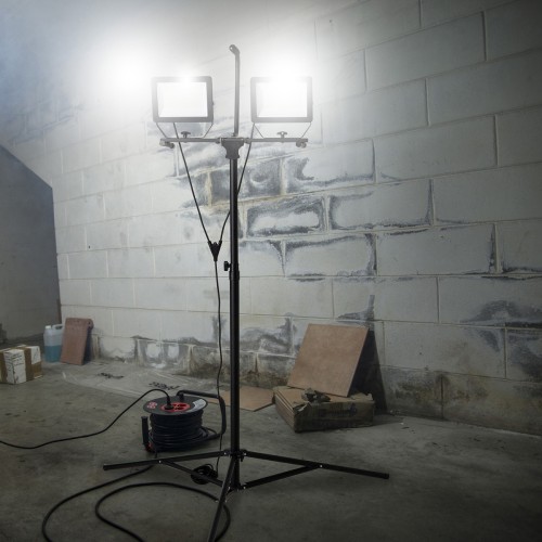 Focos LED sobre trípode y cable de 3m, IP65 MINOS (2 x 100W, 17.000 lm)