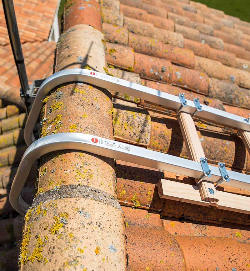 Gancho universal para cornisa de techo para escalera de mano