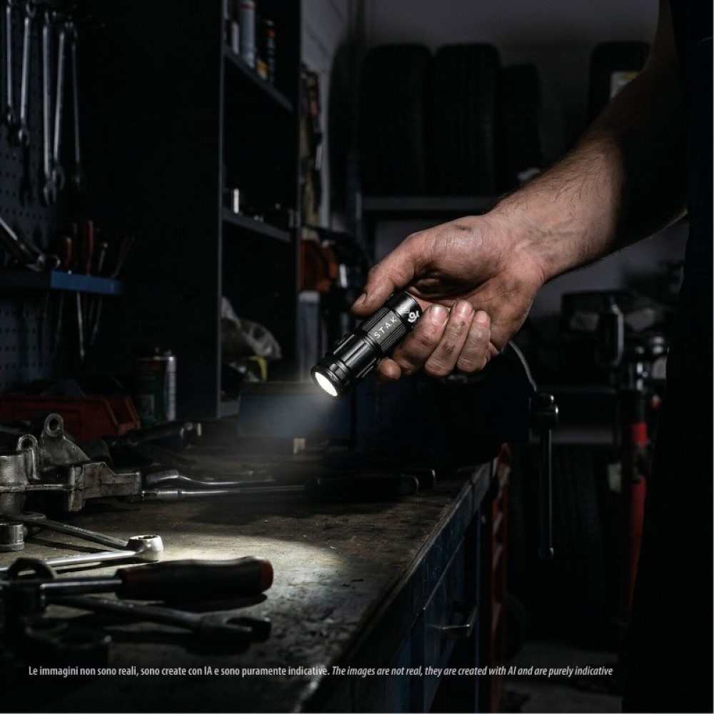 Linterna LED recargable MIGHTY MIKE 15W/ 1500lm IPX4