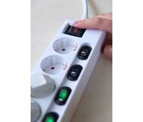 Base de tomas múltiples de conmutación individual