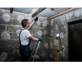 Foco LED JARO con trípode, IP65 y cable H07RN-F 3G1,0