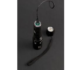 Linterna LED LuxPremium TL 400 AF con batería recargable y foco ajustable de 430 lm